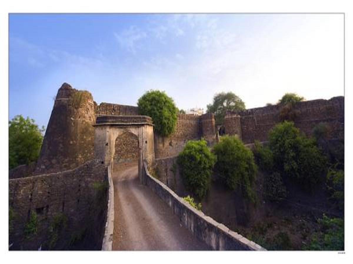 Готель Fort Begu Begun Екстер'єр фото