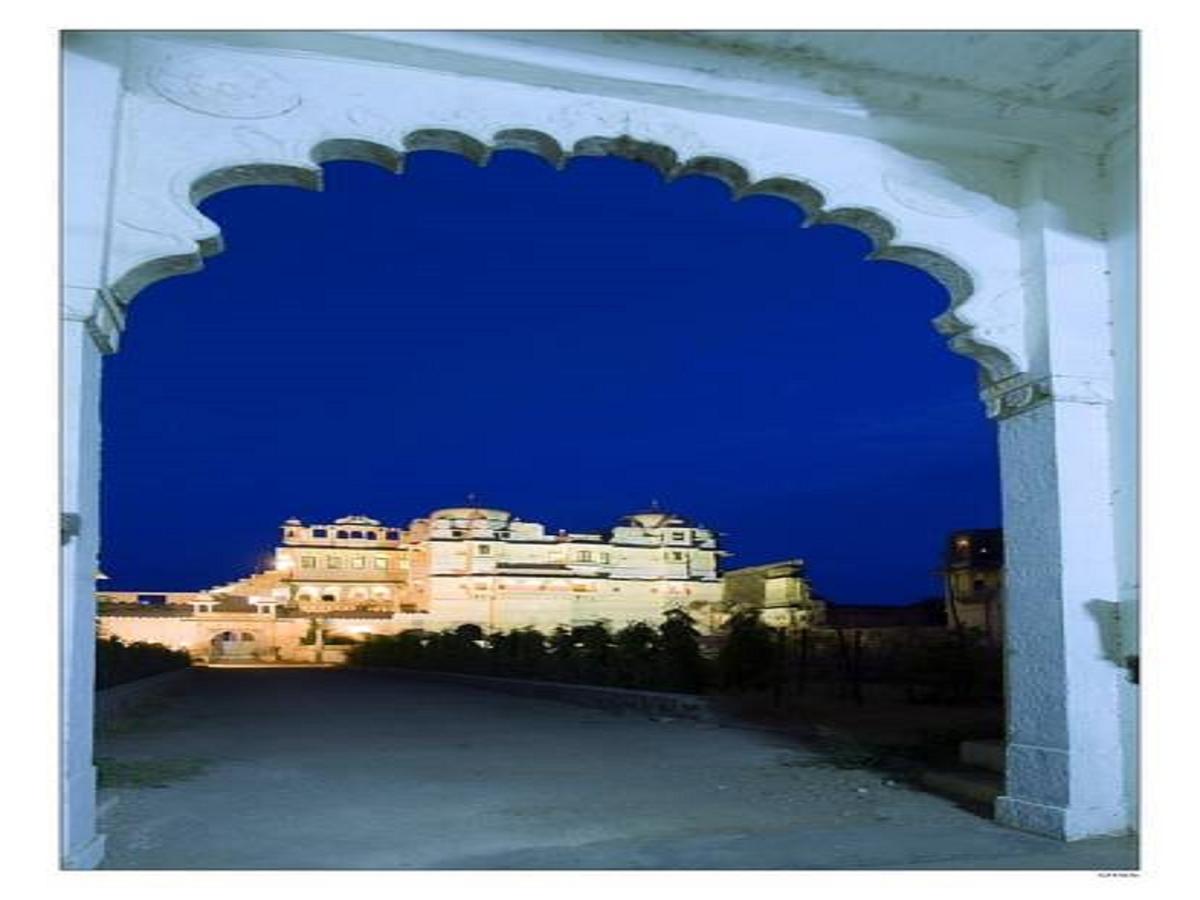 Готель Fort Begu Begun Екстер'єр фото